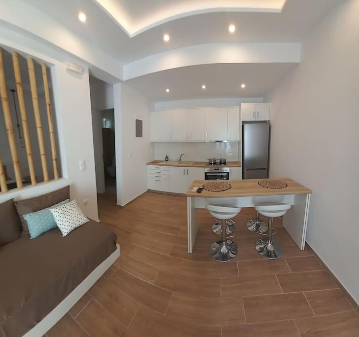 Deja Vu Ευχάριστο Σπίτι Στο Κέντρο Του Νησιού Ίου Apartment Chora  Exterior photo