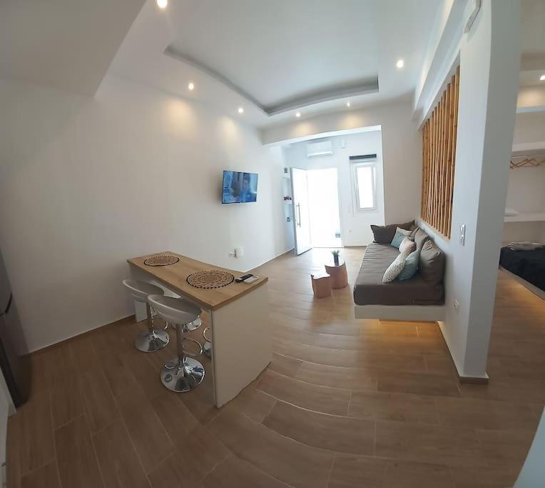 Deja Vu Ευχάριστο Σπίτι Στο Κέντρο Του Νησιού Ίου Apartment Chora  Exterior photo